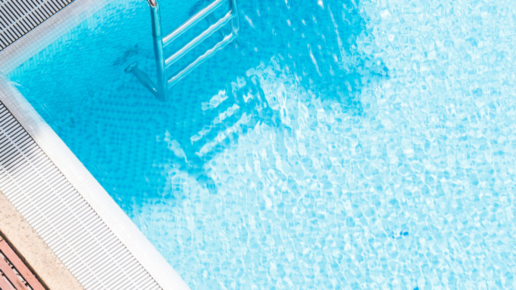 Créer un espace extérieur haut de gamme avec une piscine